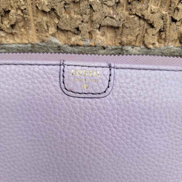 Fossil Lavender Purple Pebbled Leather Mini Zip Clutch Wallet - Picture 5 of 16